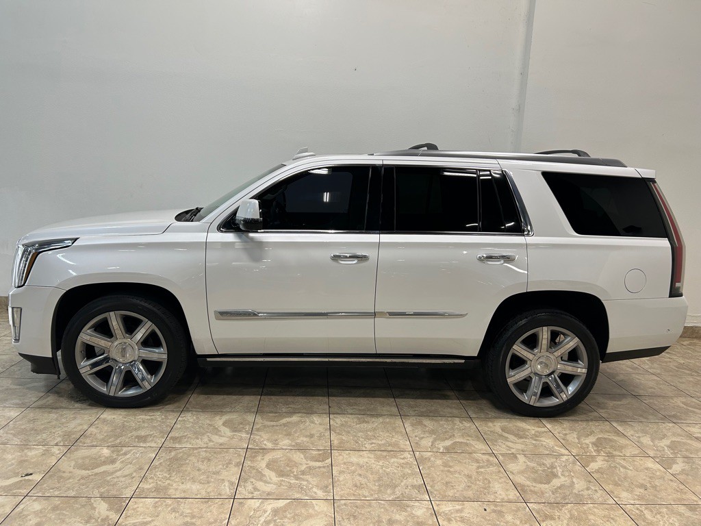 2017 Cadillac Escalade Image 3