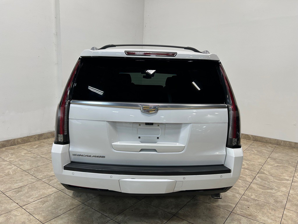 2017 Cadillac Escalade Image 8