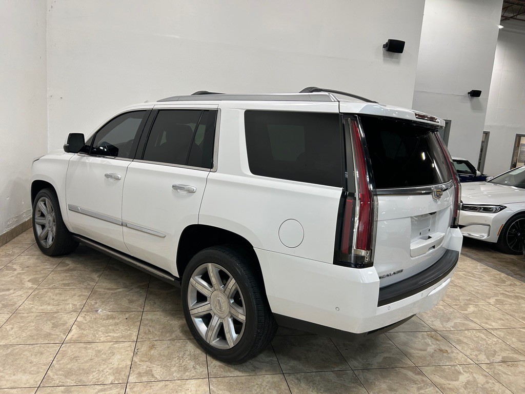 2017 Cadillac Escalade Image 9