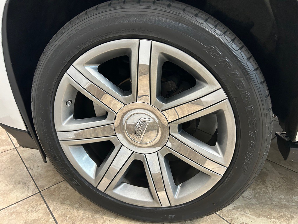 2017 Cadillac Escalade Image 12