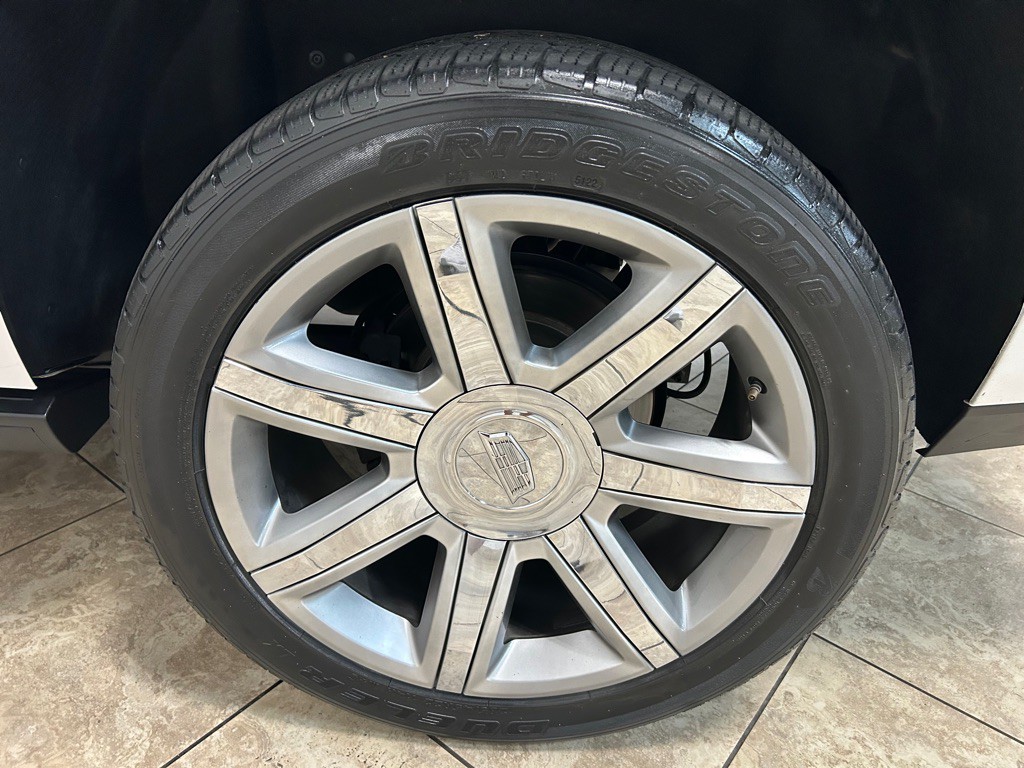 2017 Cadillac Escalade Image 13