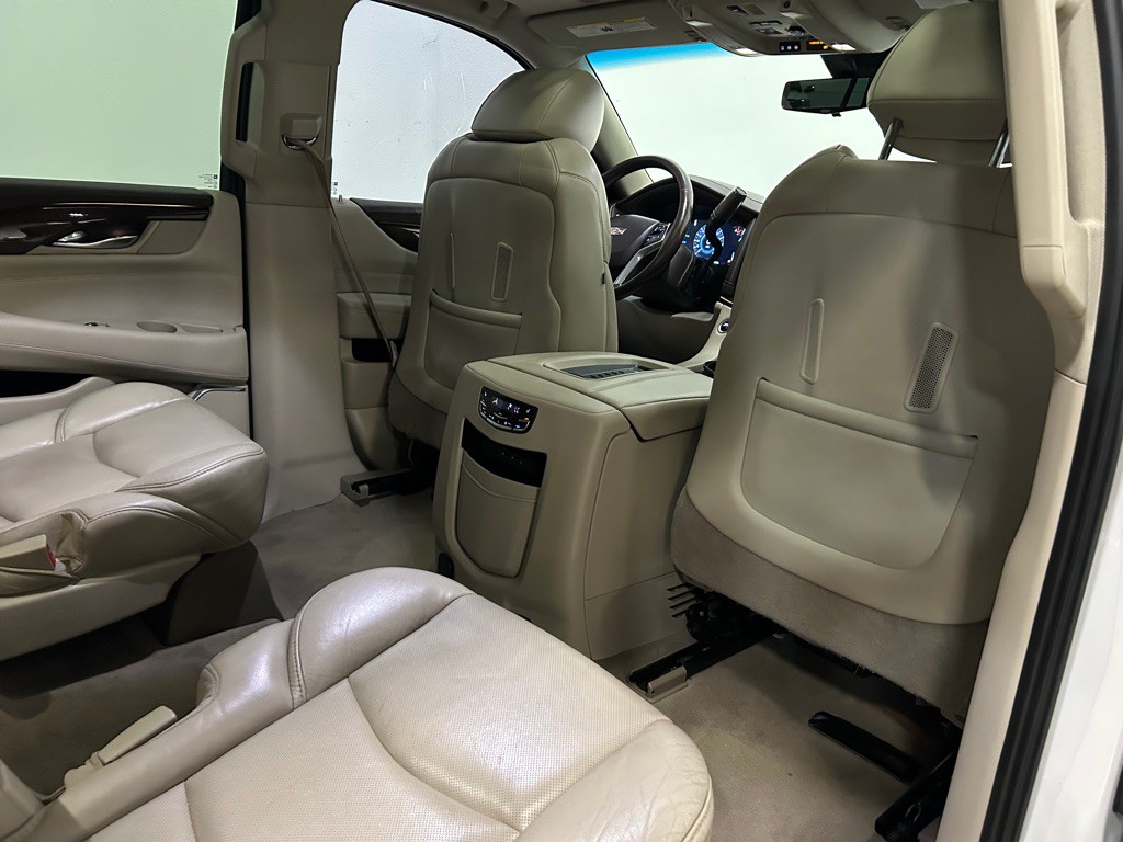 2017 Cadillac Escalade Image 37