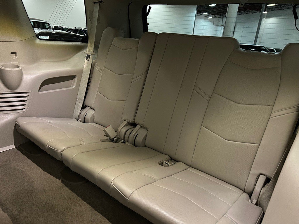 2017 Cadillac Escalade Image 39