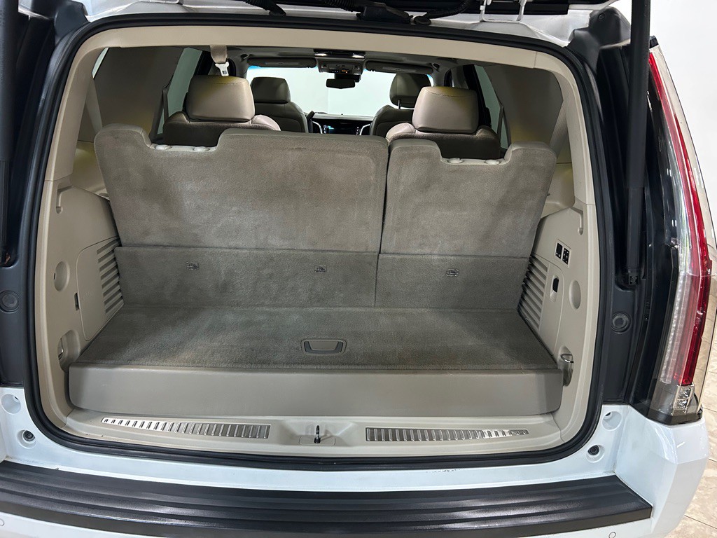 2017 Cadillac Escalade Image 41
