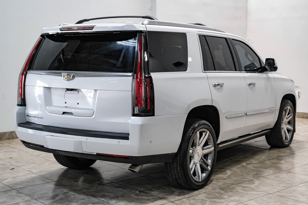 2017 Cadillac Escalade Image 8