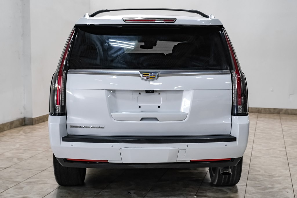 2017 Cadillac Escalade Image 9