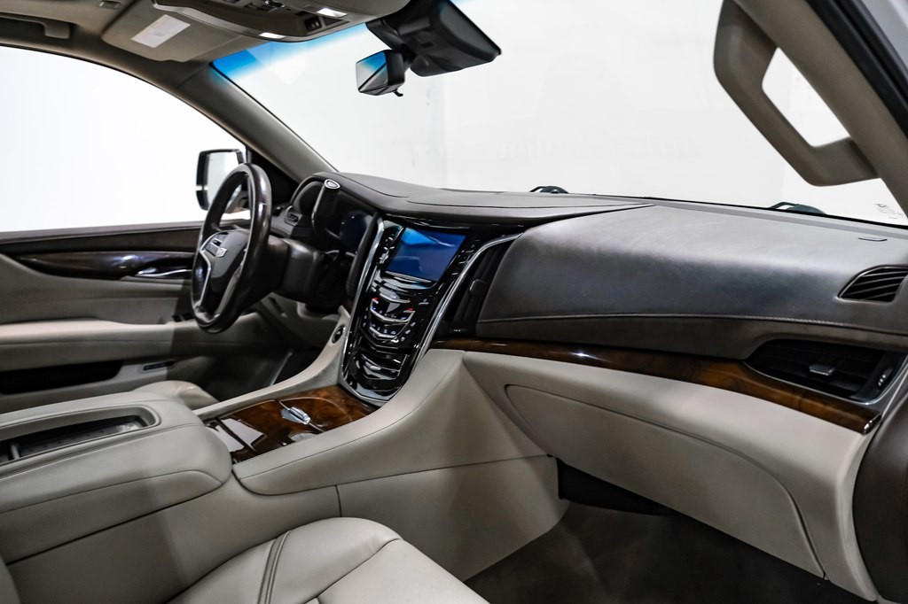 2017 Cadillac Escalade Image 11