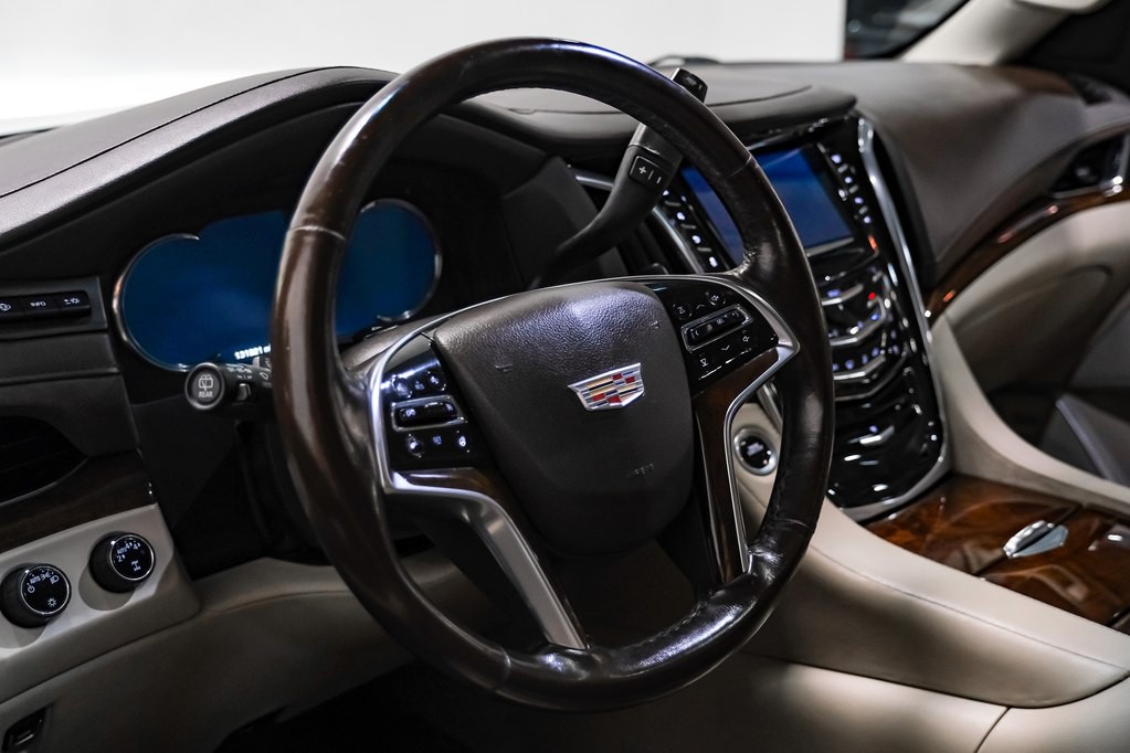 2017 Cadillac Escalade Image 14