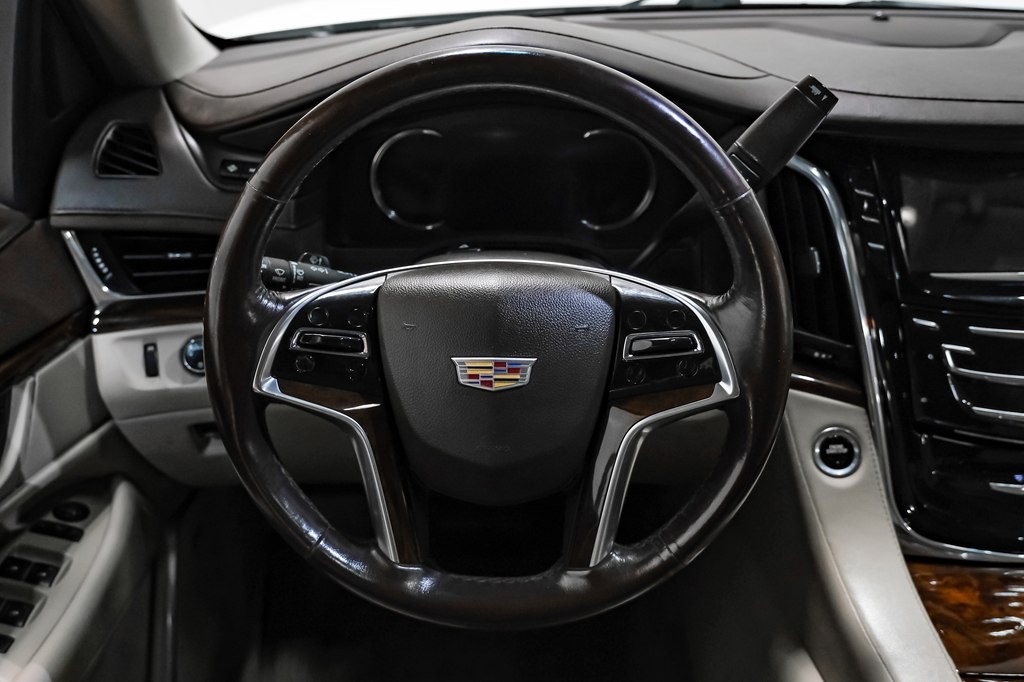 2017 Cadillac Escalade Image 15