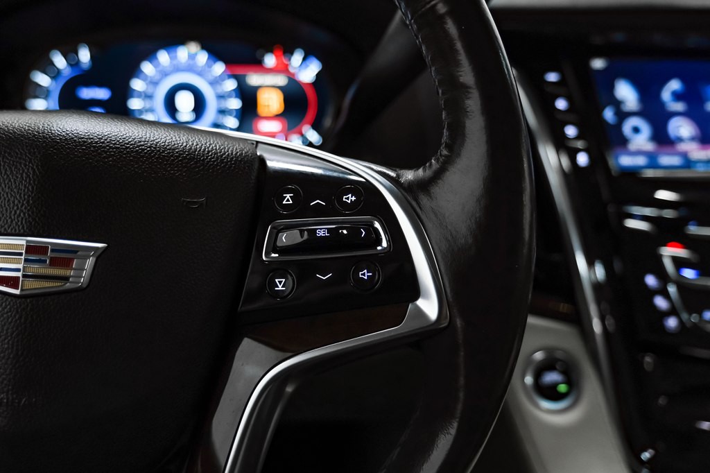2017 Cadillac Escalade Image 17