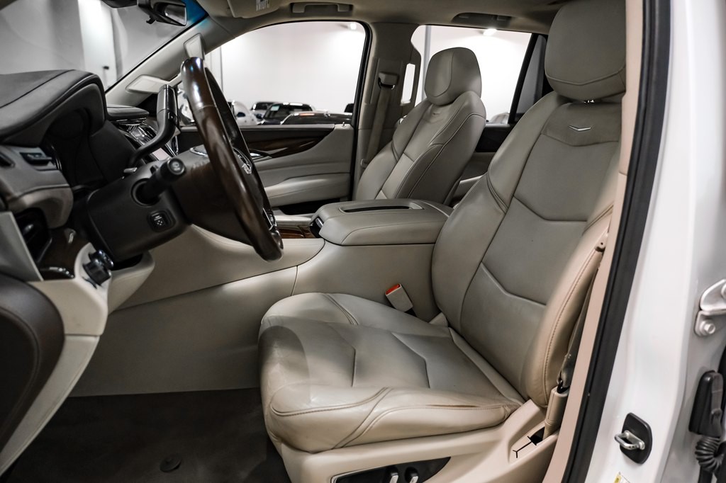 2017 Cadillac Escalade Image 24