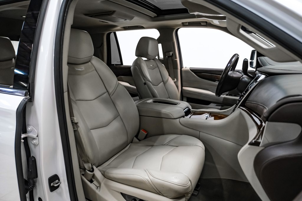 2017 Cadillac Escalade Image 26