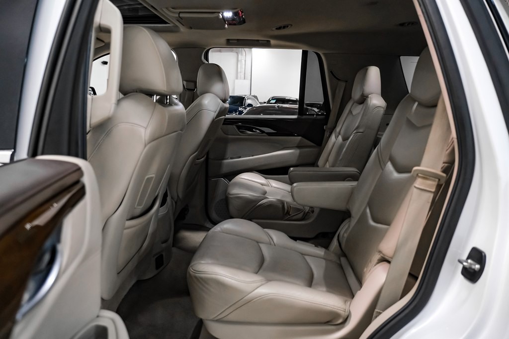 2017 Cadillac Escalade Image 30