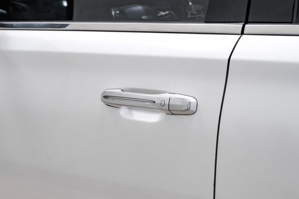 2017 Cadillac Escalade Image 33