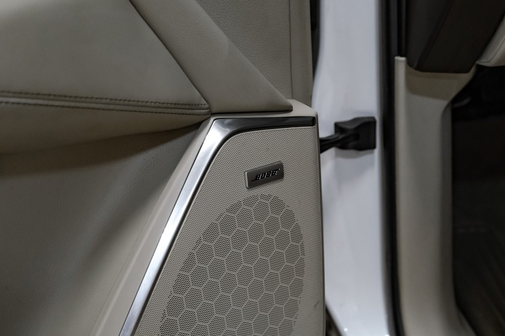 2017 Cadillac Escalade Image 36