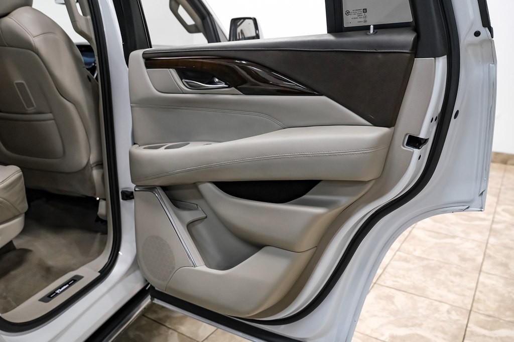2017 Cadillac Escalade Image 39