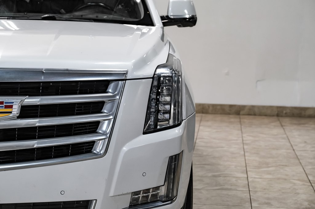 2017 Cadillac Escalade Image 40