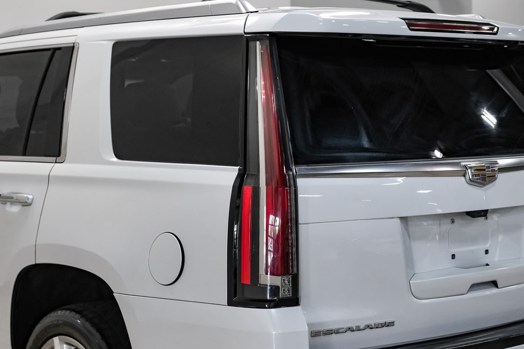 2017 Cadillac Escalade Image 41