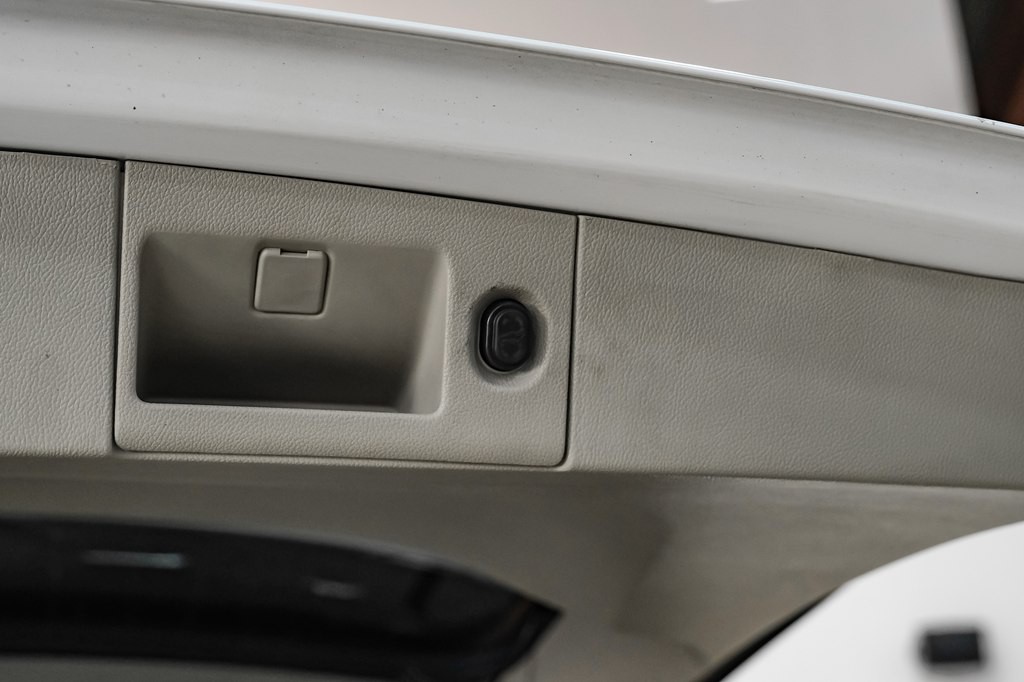 2017 Cadillac Escalade Image 47