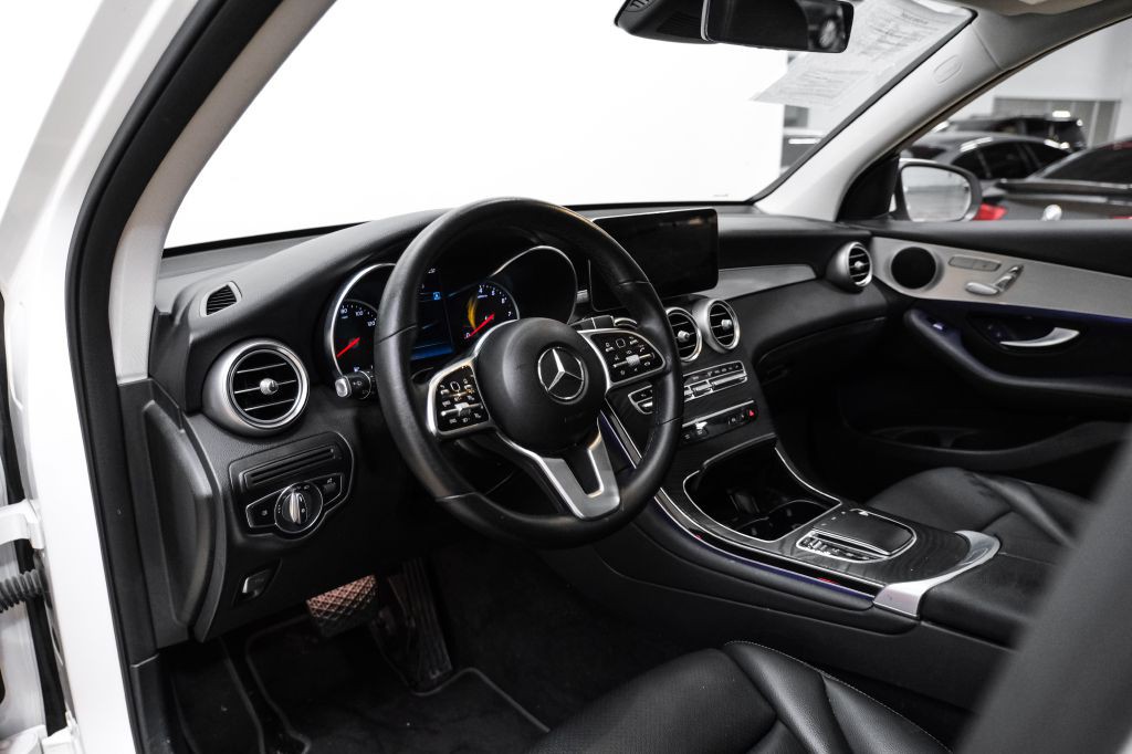 2022 Mercedes-Benz GLC-Class Image 3