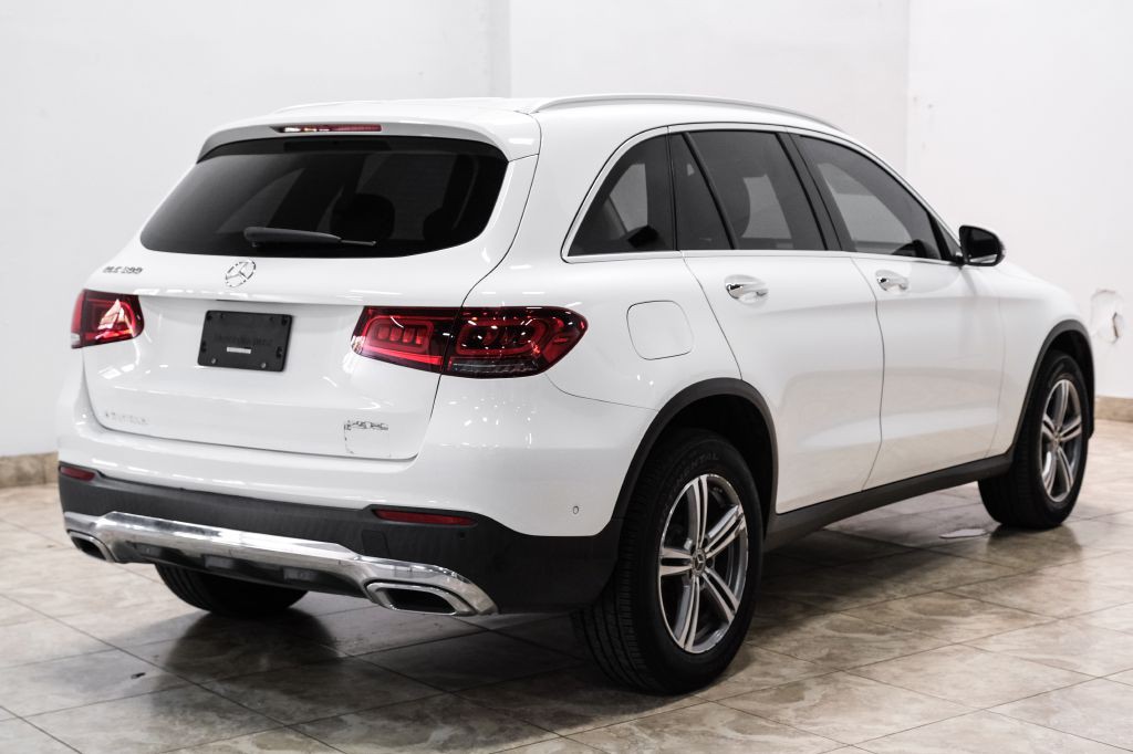 2022 Mercedes-Benz GLC-Class Image 8