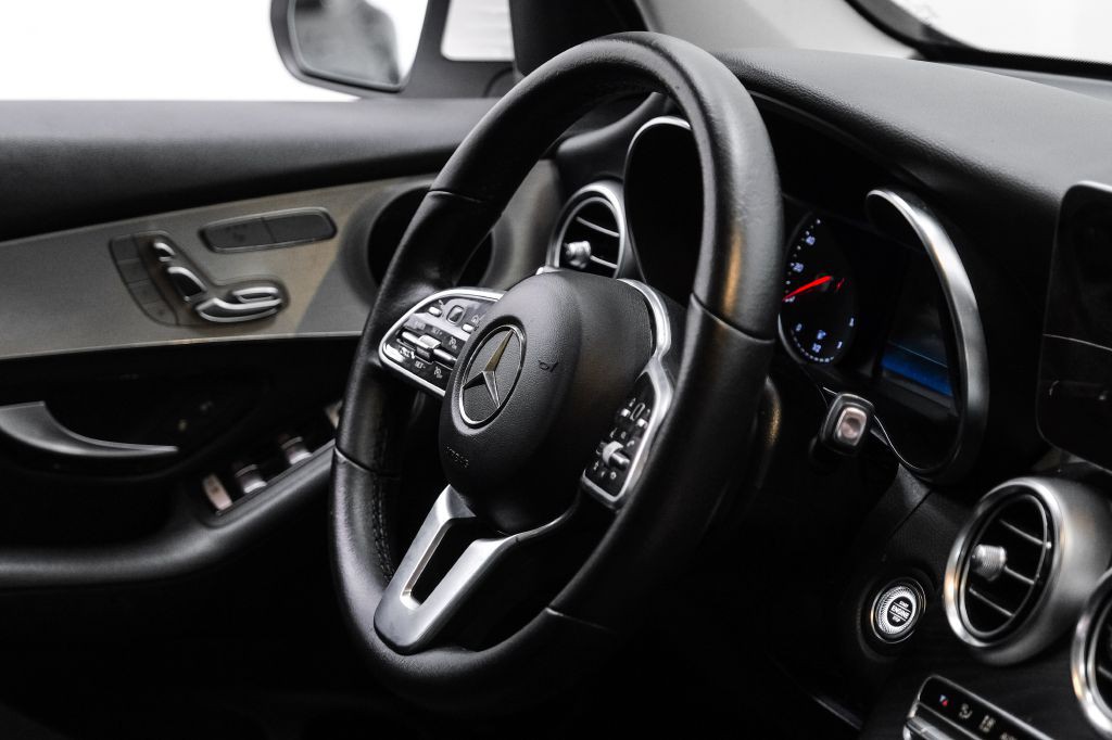 2022 Mercedes-Benz GLC-Class Image 13