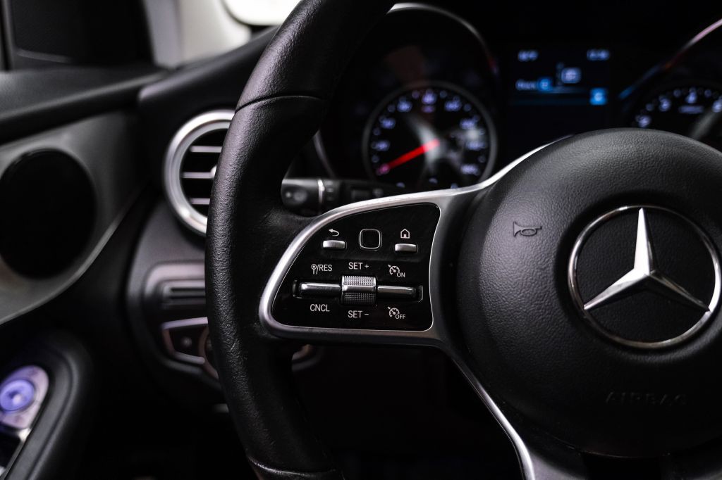 2022 Mercedes-Benz GLC-Class Image 16