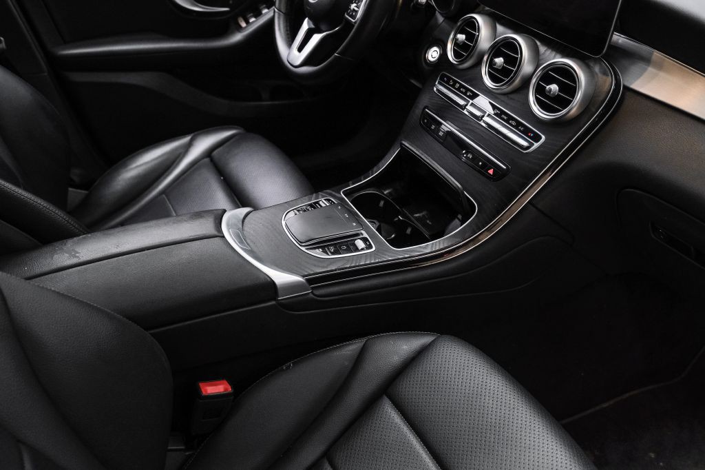 2022 Mercedes-Benz GLC-Class Image 22