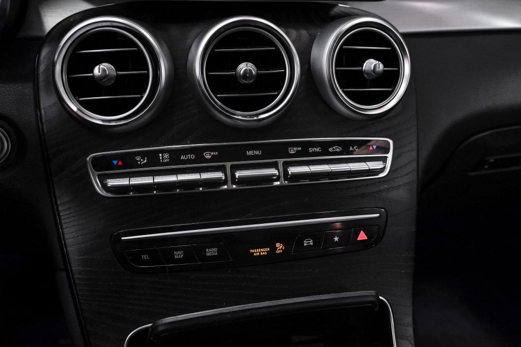 2022 Mercedes-Benz GLC-Class Image 24
