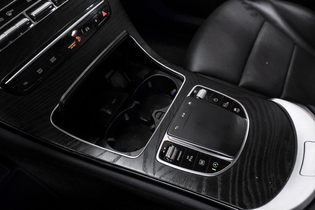 2022 Mercedes-Benz GLC-Class Image 25