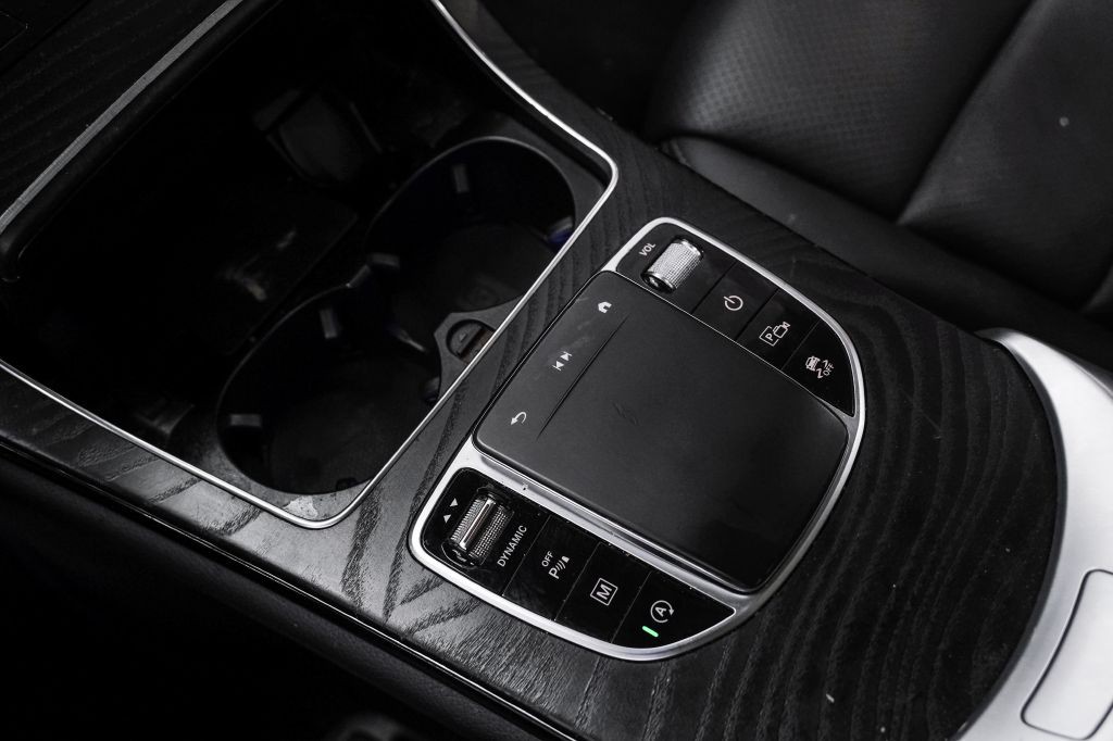 2022 Mercedes-Benz GLC-Class Image 26