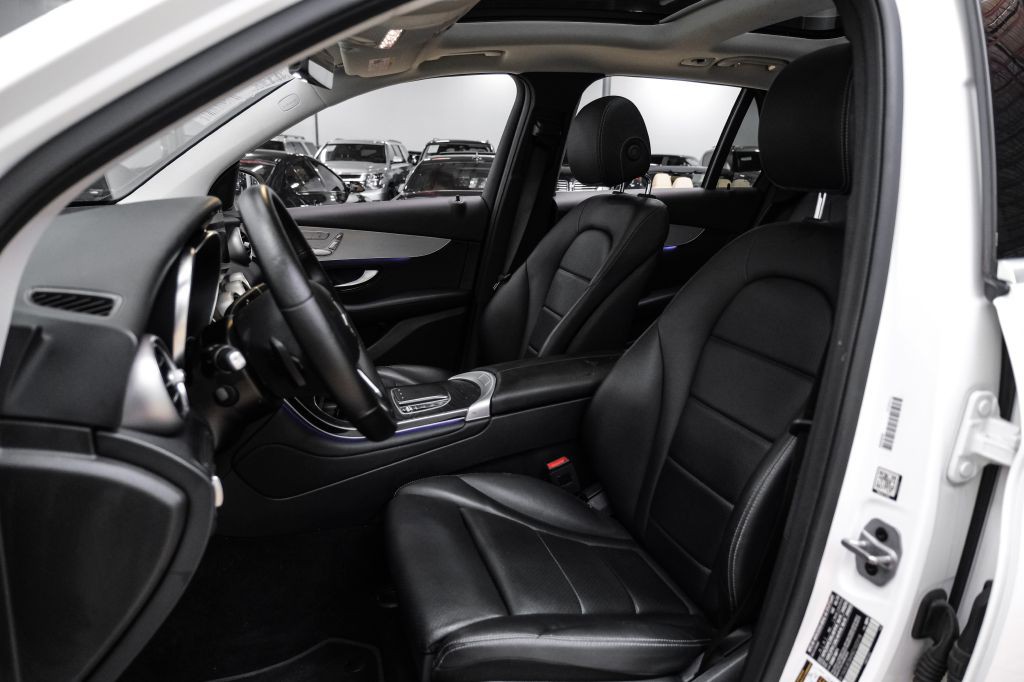 2022 Mercedes-Benz GLC-Class Image 32