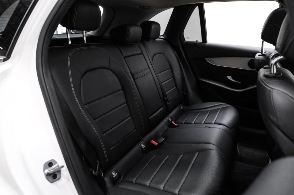 2022 Mercedes-Benz GLC-Class Image 35