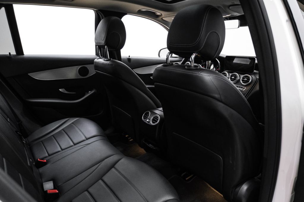 2022 Mercedes-Benz GLC-Class Image 37