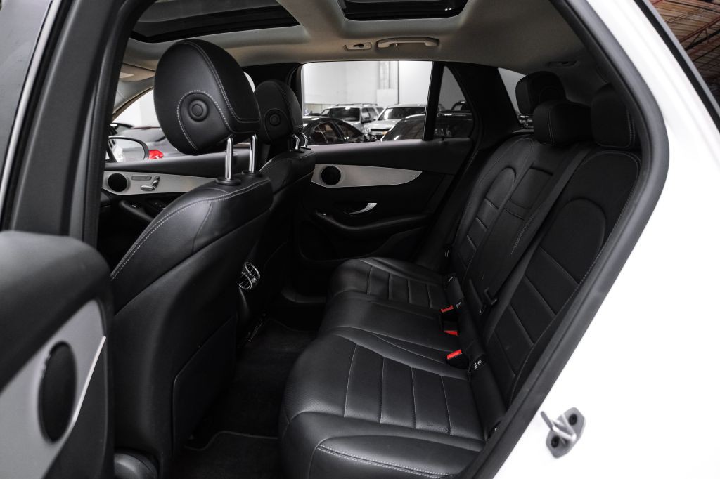 2022 Mercedes-Benz GLC-Class Image 40