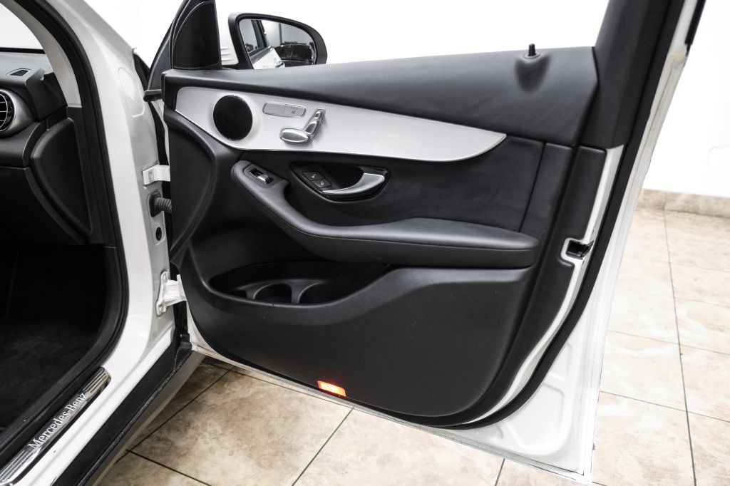 2022 Mercedes-Benz GLC-Class Image 47
