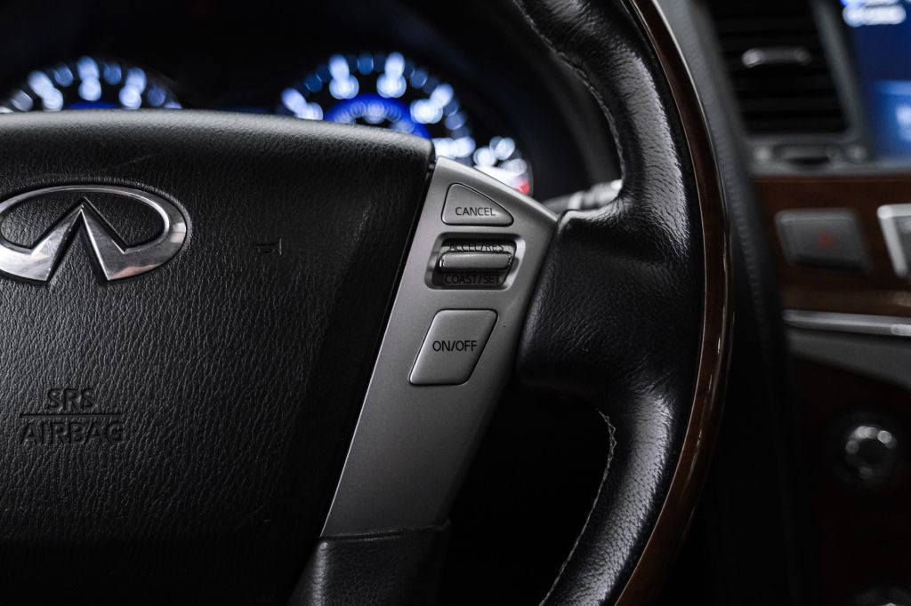 2019 INFINITI QX80 Image 17