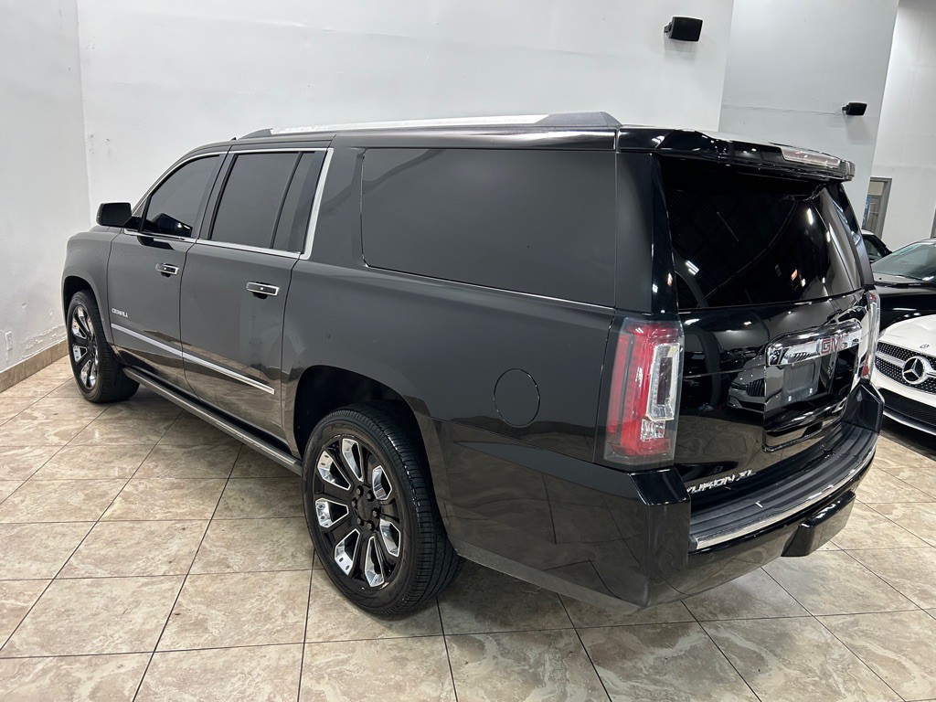 2016 GMC Yukon Image 9