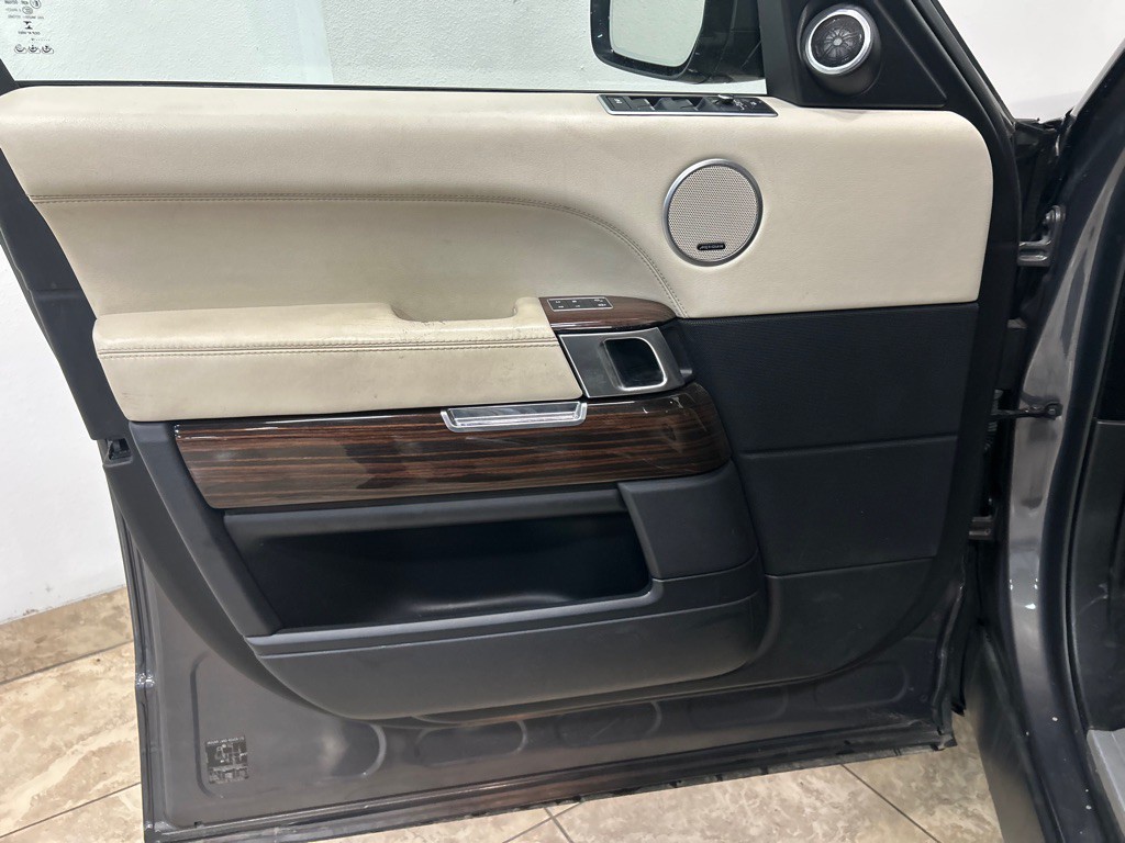2016 Land Rover Range Rover Image 15