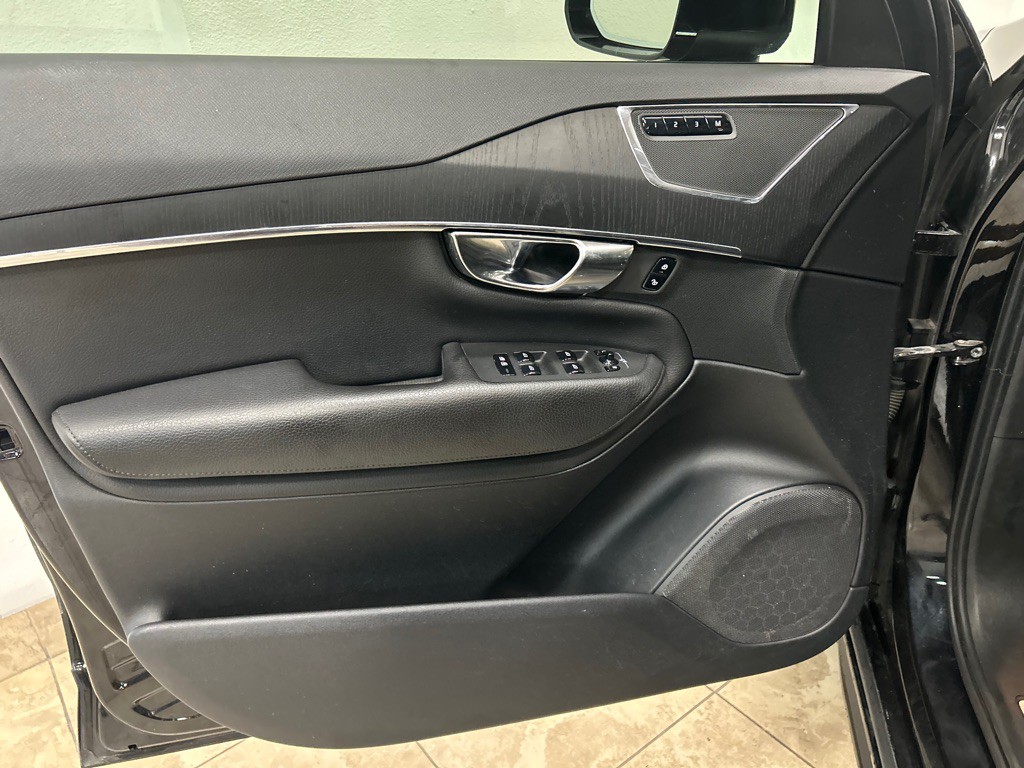 2020 Volvo XC90 Image 14