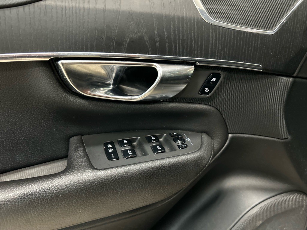 2020 Volvo XC90 Image 15