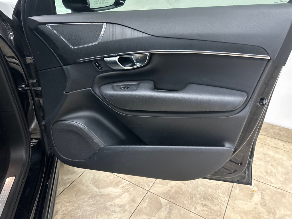 2020 Volvo XC90 Image 16