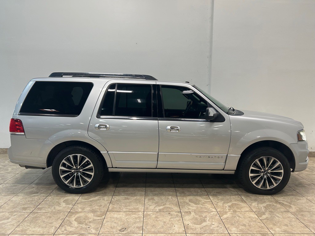 2017 Lincoln Navigator Image 6