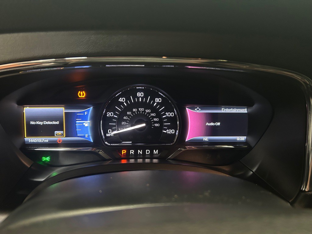 2017 Lincoln Navigator Image 16
