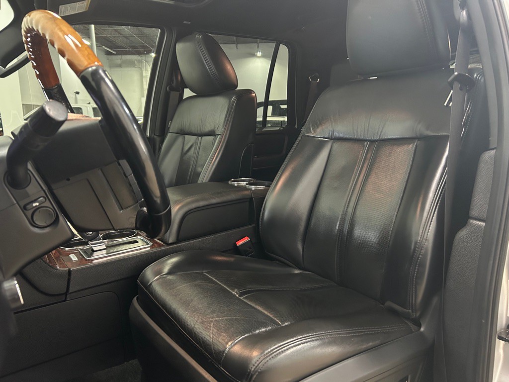2017 Lincoln Navigator Image 23