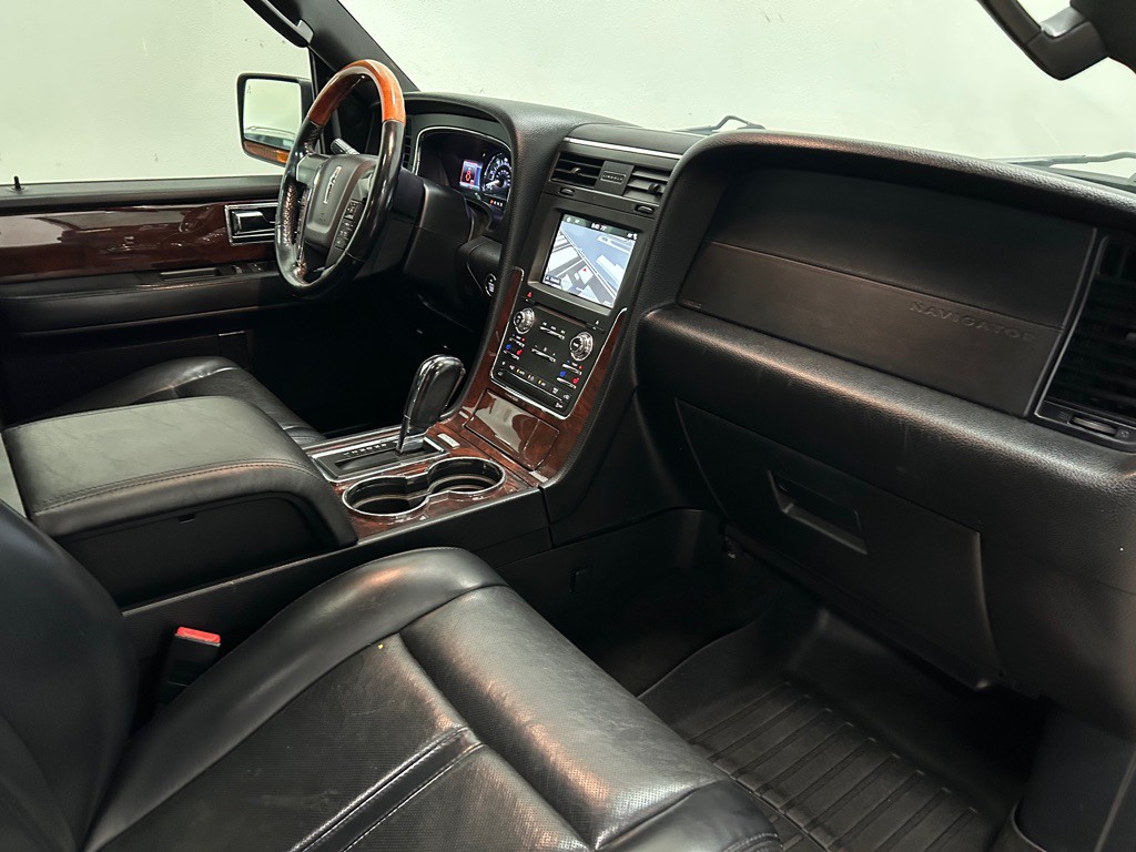 2017 Lincoln Navigator Image 27