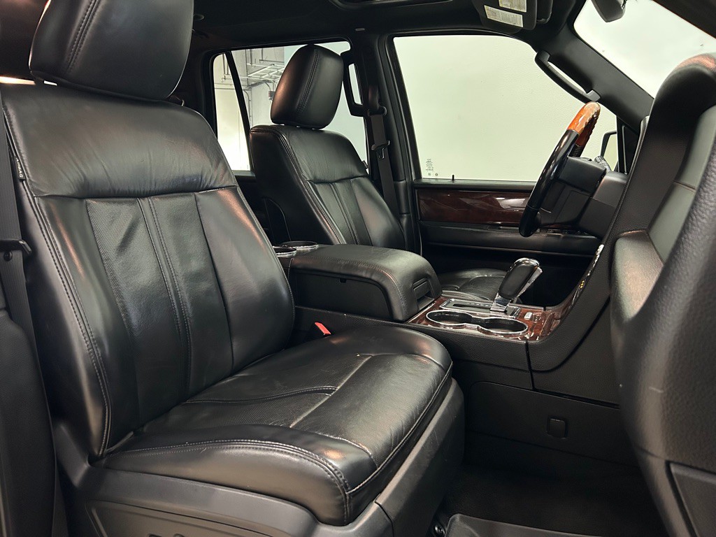 2017 Lincoln Navigator Image 28