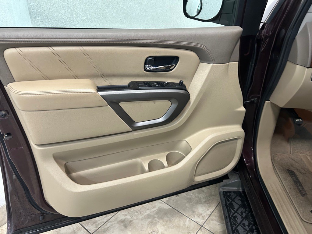 2015 Nissan Armada Image 14