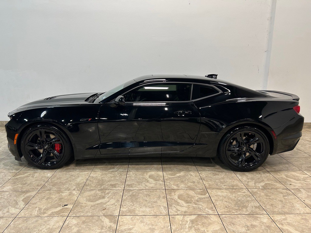 2022 Chevrolet Camaro Image 2