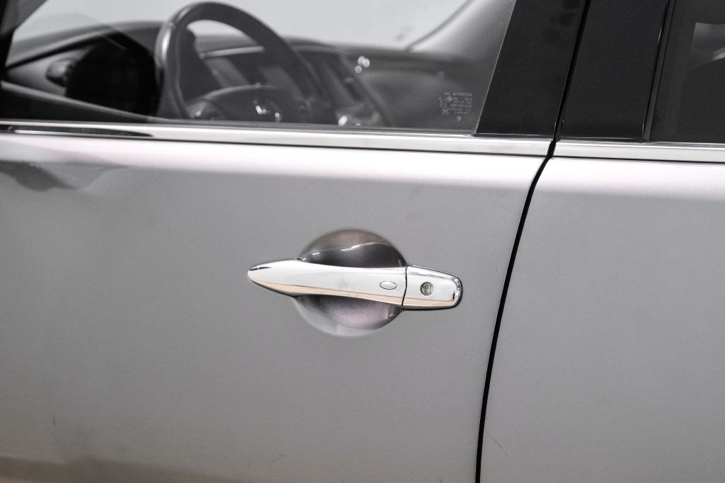 2019 Nissan Armada Image 41